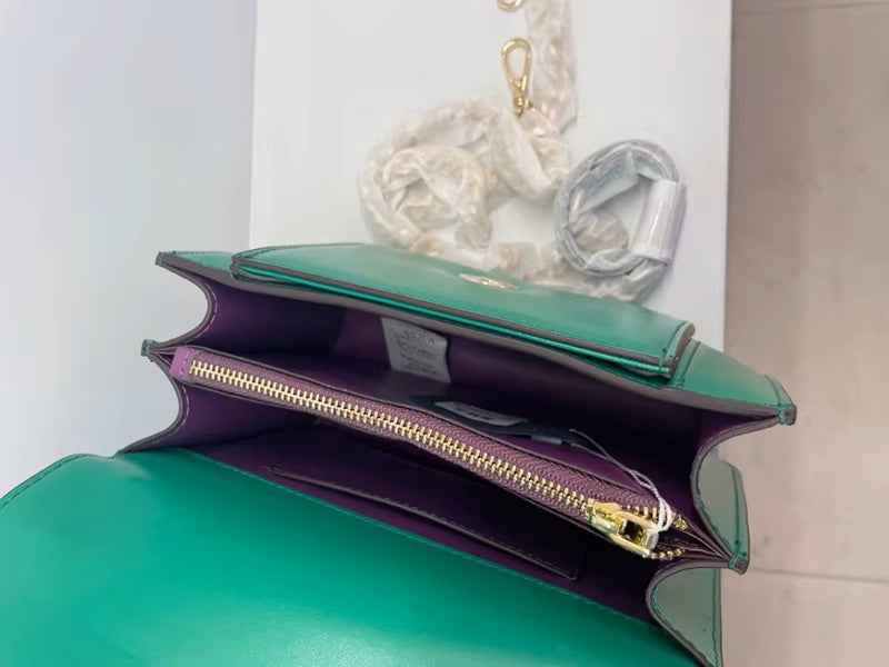 Serpenti Leather Crossbody Bag – Maxi Chain Luxury Designer Bag
